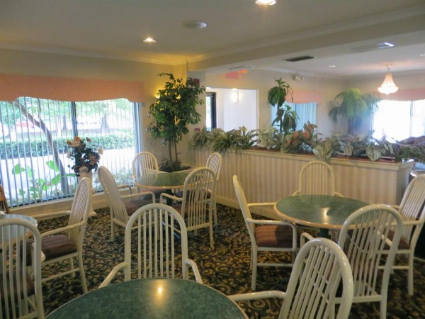 Fairview Inn & Suites Mobile image 12