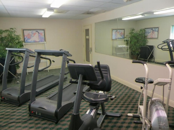 Fairview Inn & Suites Mobile image 17