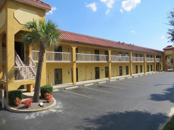 Fairview Inn & Suites Mobile image 2
