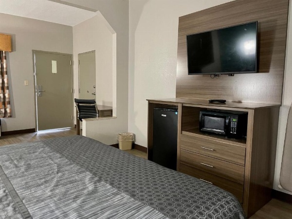 Fairview Inn & Suites Mobile image 20
