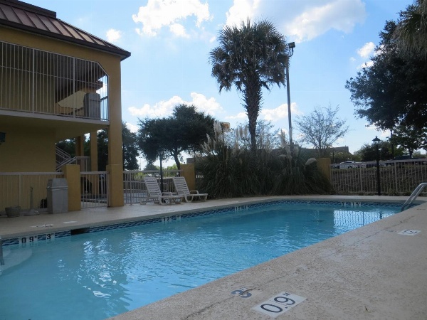 Fairview Inn & Suites Mobile image 7