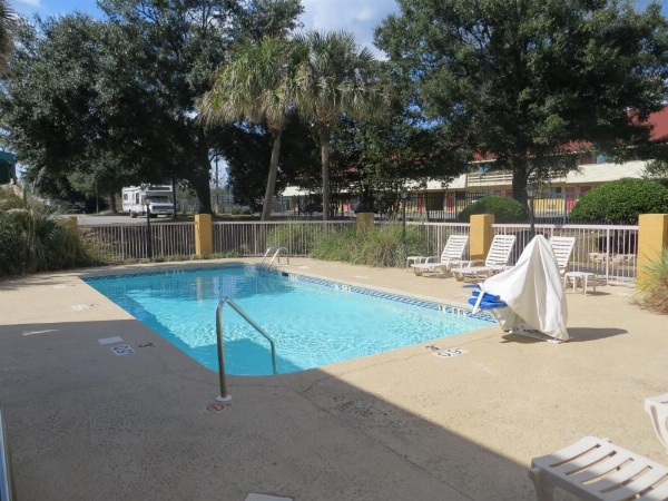 Fairview Inn & Suites Mobile image 8